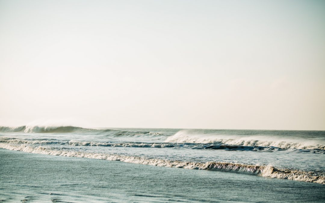 NATURAL HEALTH BENEFITS OF A WALK ALONG THE BEACH…  IECHYD DA